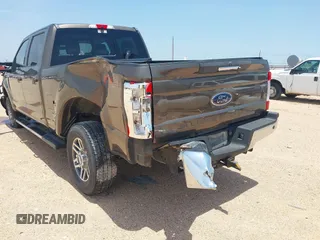 2017 Ford F-250 Lariat с VIN 1FT7W2BT6HEC24808, выставлен на аукционе IAAI как лот 42385098 с пробегом 82 094 миль миль и . История ставок и продаж доступна на DreamBid. Изображение 17.