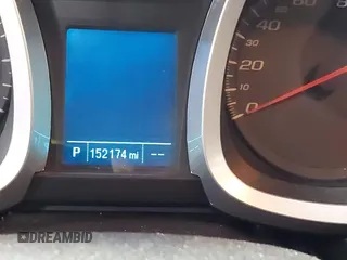 2015 Chevrolet Equinox LT z VIN 2GNALBEK7F6296532, wystawiony jako IAAI lot #41424368 z przebiegiem 152 174 mil mil oraz . Historia ofert i sprzedaży dostępna na DreamBid. Obrazek 15.