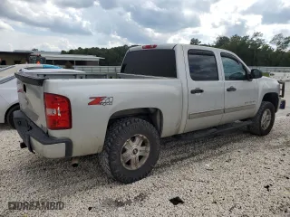 2010 Chevrolet Silverado 1500 LT with VIN 3GCRKSE31AG258718, listed as a Copart auction lot 71970444 with 220,374 mi miles and Clean Title. Bid and sale history available at carsss.com. Image 3.