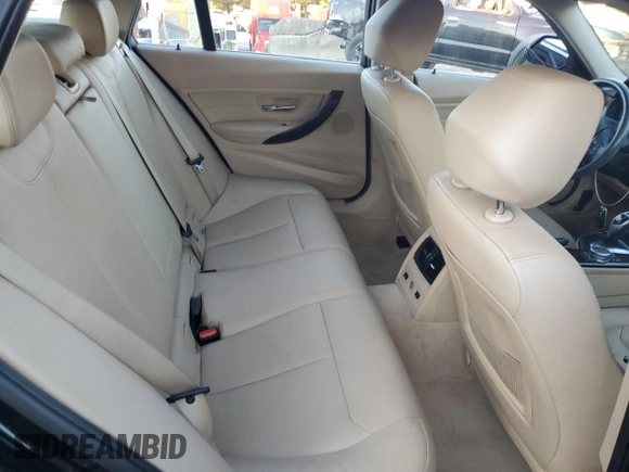 2015 BMW 3 Series 328i xDrive z VIN WBA3G7C58FK297859, wystawiony jako Copart lot #82345664 z przebiegiem 118 052 mil mil oraz Szkoda całkowita • Salvage title. Historia ofert i sprzedaży dostępna na DreamBid. Obrazek 10.