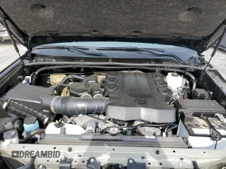 2024 Toyota 4Runner SR5 z VIN JTEMU5JR4R6284870, wystawiony jako Copart lot #56626445 z przebiegiem 20 658 mil mil oraz Szkoda całkowita • Salvage title. Historia ofert i sprzedaży dostępna na DreamBid. Obrazek 12.