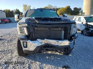 2020 GMC Sierra 2500HD SLT z VIN 1GT49NE73LF274319, wystawiony jako Copart lot #75348024 z przebiegiem 86 908 mil mil oraz Nie do naprawy • Non repairable. Historia ofert i sprzedaży dostępna na DreamBid. Obrazek 5.