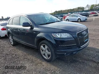 2015 Audi Q7 Premium Plus z VIN WA1LGAFE3FD021986, wystawiony jako IAAI lot #42129938 z przebiegiem 58 501 mil mil oraz . Historia ofert i sprzedaży dostępna na DreamBid. Obrazek 1.