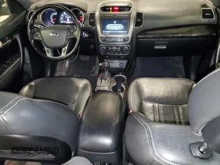 2014 Kia Sorento SX z VIN 5XYKWDA73EG444128, wystawiony jako Copart lot #58908875 z przebiegiem 189 141 mil mil oraz Czysty tytuł • Clean title. Historia ofert i sprzedaży dostępna na DreamBid. Obrazek 8.
