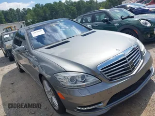 2013 Mercedes-Benz S 550 с VIN WDDNG7DB3DA505557, выставлен на аукционе IAAI как лот 42838049 с пробегом 78 015 миль миль и . История ставок и продаж доступна на DreamBid. Изображение 1.