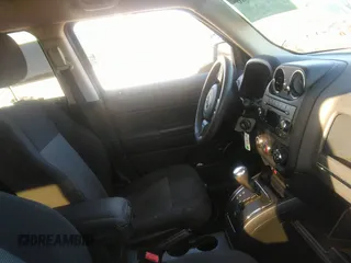 2016 Jeep Patriot Sport SE with VIN 1C4NJPBA2GD525694, listed as a IAAI auction lot 42048800 with 153,093 mi miles and . Bid and sale history available at carsss.com. Image 5.