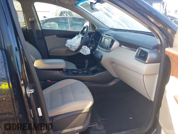 2016 Kia Sorento LX with VIN 5XYPG4A32GG031328, listed as a IAAI auction lot 41890459 with 158,475 mi miles. Bid and sale history available at carsss.com. Image 5.