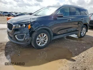 2016 Kia Sorento LX z VIN 5XYPG4A31GG113793, wystawiony jako Copart lot #64440385 z przebiegiem 135 820 mil mil oraz Czysty tytuł • Clean title. Historia ofert i sprzedaży dostępna na DreamBid. Obrazek 1.