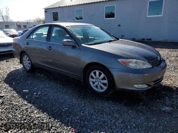 2004 Toyota Camry LE with VIN 4T1BF30K64U568600, listed as a Copart auction lot 51914425 with 154,802 mi miles and Salvage Title. Bid and sale history available at carsss.com. Image 4.