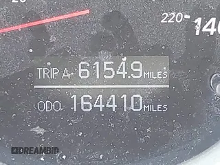 2006 Toyota Highlander z VIN JTEDW21A060015587, wystawiony jako IAAI lot #42239548 z przebiegiem 164 410 mil mil oraz . Historia ofert i sprzedaży dostępna na DreamBid. Obrazek 15.