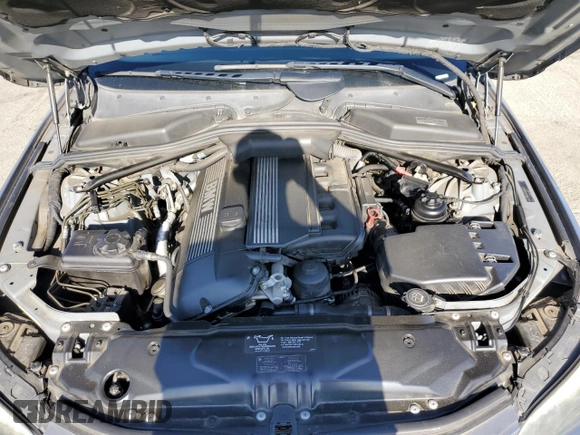 2004 BMW 5 Series 530i z VIN WBANA735X4B059230, wystawiony jako Copart lot #62853215 z przebiegiem 90 852 mil mil oraz Szkoda całkowita • Salvage title. Historia ofert i sprzedaży dostępna na DreamBid. Obrazek 11.