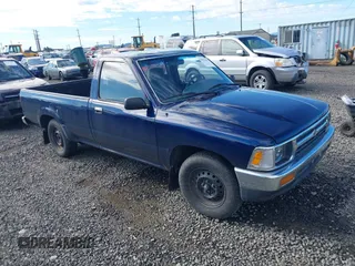 1992 Toyota Pickup DLX z VIN JT4RN82P3N5053187, wystawiony jako IAAI lot #41871628 z przebiegiem 86 414 mil mil oraz . Historia ofert i sprzedaży dostępna na DreamBid. Obrazek 1.