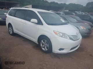 2017 Toyota Sienna LE Auto Access Seat с VIN 5TDKZ3DC5HS793289, выставлен на аукционе IAAI как лот 42262884 с пробегом 194 183 миль миль и . История ставок и продаж доступна на DreamBid. Изображение 1.