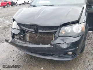2019 Dodge Grand Caravan GT with VIN 2C4RDGEG0KR742904, listed as a IAAI auction lot 41584091 with 128,661 mi miles. Bid and sale history available at carsss.com. Image 6.