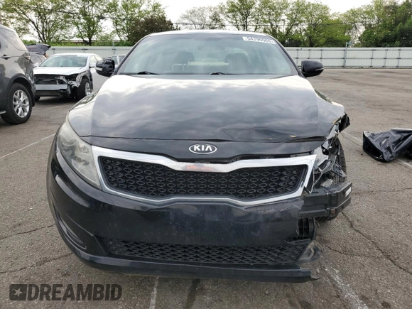 2013 Kia Optima LX z VIN 5XXGM4A73DG236538, wystawiony jako Copart lot #54799965 z przebiegiem 176 640 mil mil oraz Szkoda całkowita • Salvage title. Historia ofert i sprzedaży dostępna na DreamBid. Obrazek 5.
