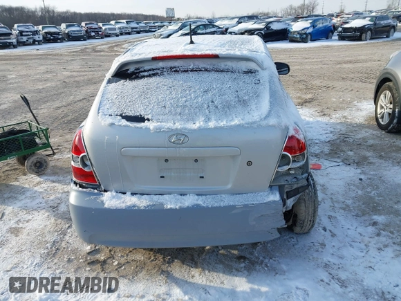 2011 Hyundai Accent GS z VIN KMHCM3AC9BU195826, wystawiony jako IAAI lot #41610260 z przebiegiem 112 508 mil mil oraz . Historia ofert i sprzedaży dostępna na DreamBid. Obrazek 16.