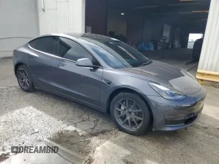2023 Tesla Model 3 z VIN 5YJ3E1EA7PF695756, wystawiony jako Copart lot #44460865 z przebiegiem 24 033 mil mil oraz Szkoda całkowita • Salvage title. Historia ofert i sprzedaży dostępna na DreamBid. Obrazek 4.