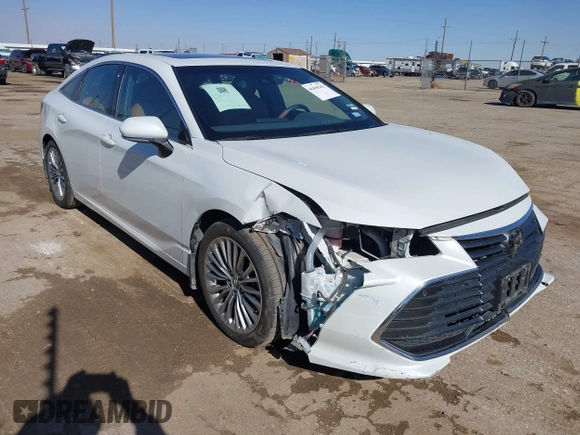 2019 Toyota Avalon XLE with VIN 4T1BZ1FB8KU030044, listed as a IAAI auction lot 41436242 with 56,261 mi miles and . Bid and sale history available at carsss.com. Image 1.