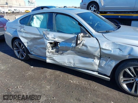 2020 BMW 4 Series 430i xDrive z VIN WBA4J3C03LCD21710, wystawiony jako IAAI lot #41768173 z przebiegiem 53 004 mil mil oraz . Historia ofert i sprzedaży dostępna na DreamBid. Obrazek 6.