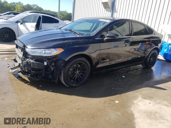2019 Ford Fusion Hybrid SE with VIN 3FA6P0LU7KR154752, listed as a Copart auction lot 44435433 with 106,827 mi miles. Bid and sale history available at carsss.com. Image 1.