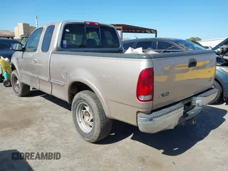 1997 Ford F-150 XL с VIN 1FTDX18W8VND37246, выставлен на аукционе IAAI как лот 42471568 с пробегом 206 485 миль миль и . История ставок и продаж доступна на DreamBid. Изображение 3.