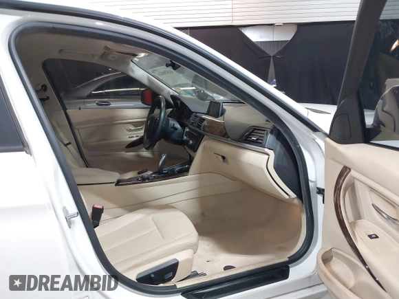 2015 BMW 3 Series 320i с VIN WBA3B1G50FNT07918, выставлен на аукционе IAAI как лот 41876026 с пробегом 83 220 миль миль и . История ставок и продаж доступна на DreamBid. Изображение 5.