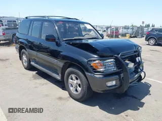 2001 Toyota Land Cruiser z VIN JTEHT05J112000893, wystawiony jako IAAI lot #42293600 z przebiegiem 138 790 mil mil oraz . Historia ofert i sprzedaży dostępna na DreamBid. Obrazek 1.
