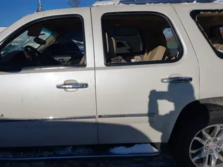 2014 GMC Yukon Denali with VIN 1GKS2EEF3ER181504, listed as a IAAI auction lot 41267224 with 165,478 mi miles. Bid and sale history available at carsss.com. Image 13.