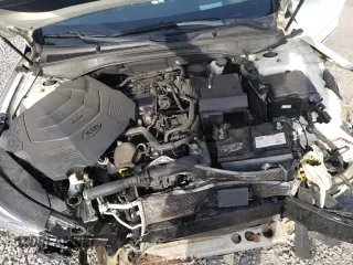 2017 Kia Cadenza Limited z VIN KNALC4J19H5058316, wystawiony jako Copart lot #47228625 z przebiegiem 121 555 mil mil oraz Szkoda całkowita • Salvage title. Historia ofert i sprzedaży dostępna na DreamBid. Obrazek 13.
