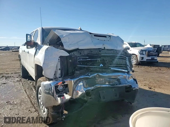 2019 Chevrolet Silverado 3500HD LTZ z VIN 1GC4KXCY0KF276409, wystawiony jako Copart lot #88408515 z przebiegiem 125 787 mil mil oraz Szkody całkowita. Historia ofert i sprzedaży dostępna na DreamBid. Obrazek 10.