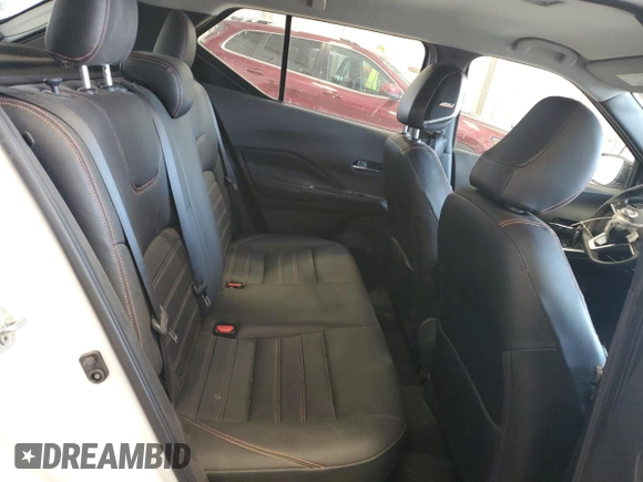 2018 Nissan Kicks SV z VIN 3N1CP5CU6JL511160, wystawiony jako Copart lot #57855315 z przebiegiem 58 173 mil mil oraz Nie do naprawy • Non repairable. Historia ofert i sprzedaży dostępna na DreamBid. Obrazek 11.