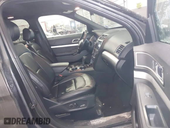 2017 Ford Explorer XLT with VIN 1FM5K8D88HGD75308, listed as a IAAI auction lot 41628295 with 92,327 mi miles and . Bid and sale history available at carsss.com. Image 5.