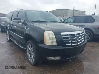 2008 Cadillac Escalade ESV z VIN 1GYFK668X8R271590, wystawiony jako IAAI lot #41562499 z przebiegiem 175 365 mil mil oraz . Historia ofert i sprzedaży dostępna na DreamBid. Obrazek 1.
