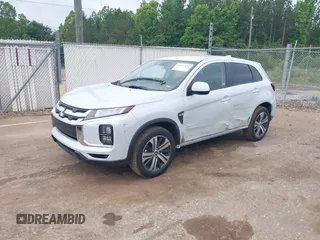 2024 Mitsubishi Outlander S z VIN JA4ARUAU8RU026106, wystawiony jako IAAI lot #42261854 z przebiegiem 5 439 mil mil oraz . Historia ofert i sprzedaży dostępna na DreamBid. Obrazek 2.