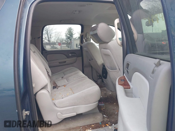 2007 Chevrolet Suburban LS with VIN 1GNFC16J47R207494, listed as a IAAI auction lot 41942690 with Not provided miles and . Bid and sale history available at DreamBid. Image 8.