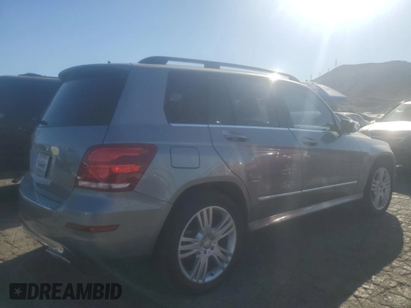 2015 Mercedes-Benz GLK 350 with VIN WDCGG5HB7FG438358, listed as a Copart auction lot 75879304 with 80,245 mi miles and Salvage Title. Bid and sale history available at DreamBid. Image 3.