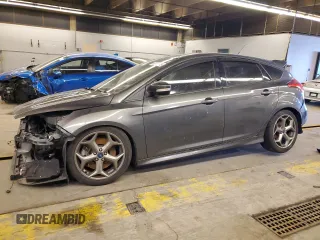 2018 Ford Focus ST with VIN 1FADP3L99JL282007, listed as a Copart auction lot 43141075 with 57,495 mi miles and Salvage Title. Bid and sale history available at carsss.com. Image 1.