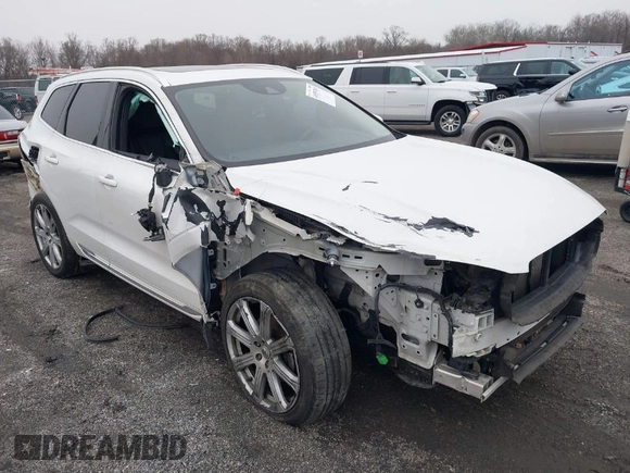2018 Volvo XC60 Inscription with VIN YV4102RL6J1014331, listed as a IAAI auction lot 41559769 with 89,046 mi miles. Bid and sale history available at carsss.com. Image 1.