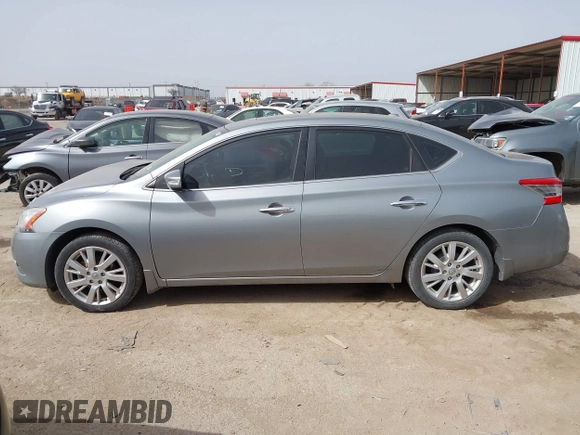 2013 Nissan Sentra SR z VIN 3N1AB7AP2DL620041, wystawiony jako IAAI lot #41720964 z przebiegiem 82 816 mil mil oraz . Historia ofert i sprzedaży dostępna na DreamBid. Obrazek 14.