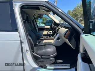 2020 Land Rover Range Rover z VIN SALGS5SEXLA404736, wystawiony jako Copart lot #56987455 z przebiegiem 157 169 mil mil oraz Czysty tytuł • Clean title. Historia ofert i sprzedaży dostępna na DreamBid. Obrazek 5.
