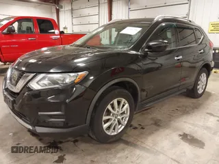 2017 Nissan Rogue S z VIN KNMAT2MV5HP575713, wystawiony jako IAAI lot #42241396 z przebiegiem 176 102 mil mil oraz . Historia ofert i sprzedaży dostępna na DreamBid. Obrazek 18.