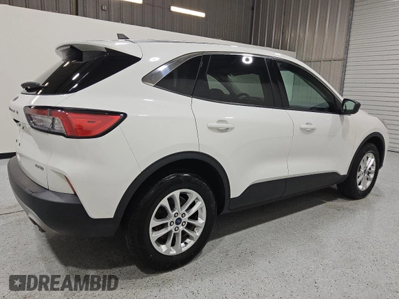 2022 Ford Escape SE z VIN 1FMCU9G69NUA60578, wystawiony jako Copart lot #59031745 z przebiegiem 170 864 mil mil oraz Czysty tytuł • Clean title. Historia ofert i sprzedaży dostępna na DreamBid. Obrazek 3.