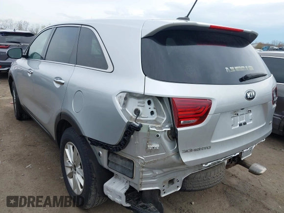2019 Kia Sorento LX with VIN 5XYPG4A35KG580742, listed as a IAAI auction lot 42064745 with 80,741 mi miles. Bid and sale history available at carsss.com. Image 3.