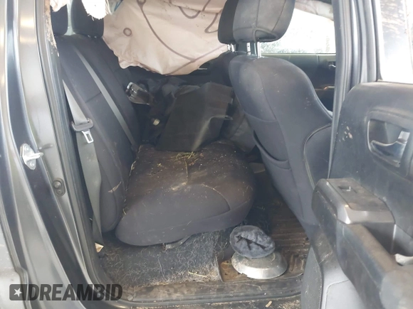 2022 Toyota Tacoma SR z VIN 3TMCZ5ANXNM493703, wystawiony jako IAAI lot #42139285 z przebiegiem 42 572 mil mil oraz . Historia ofert i sprzedaży dostępna na DreamBid. Obrazek 8.