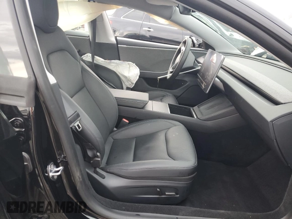 2024 Tesla Model 3 z VIN 5YJ3E1EA5RF860464, wystawiony jako Copart lot #55632695 z przebiegiem 5 221 mil mil oraz Szkoda całkowita • Salvage title. Historia ofert i sprzedaży dostępna na DreamBid. Obrazek 7.
