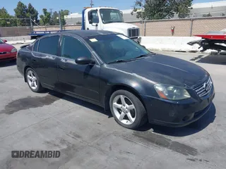 2005 Nissan Altima SE z VIN 1N4BL11D55N422658, wystawiony jako IAAI lot #42467733 z przebiegiem 161 514 mil mil oraz . Historia ofert i sprzedaży dostępna na DreamBid. Obrazek 1.