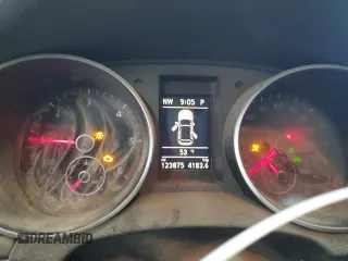 2013 Volkswagen Jetta TDI z VIN 3VWPL7AJ4DM696013, wystawiony jako Copart lot #53131085 z przebiegiem 123 875 mil mil oraz Szkoda całkowita • Salvage title. Historia ofert i sprzedaży dostępna na DreamBid. Obrazek 9.