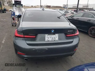 2022 BMW 3 Series 330i z VIN 3MW5R1J01N8C33802, wystawiony jako IAAI lot #41856666 z przebiegiem 41 095 mil mil oraz . Historia ofert i sprzedaży dostępna na DreamBid. Obrazek 17.
