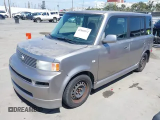 2005 Scion xB with VIN JTLKT334250219070, listed as a IAAI auction lot 41960092 with 184,895 mi miles. Bid and sale history available at carsss.com. Image 2.