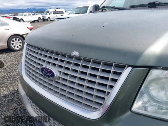 2005 Ford Expedition Eddie Bauer with VIN 1FMFU18505LA76629, listed as a IAAI auction lot 41795253 with 1 mi miles. Bid and sale history available at carsss.com. Image 6.